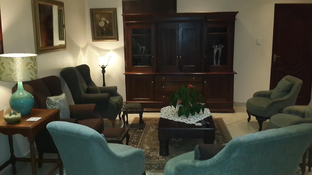 Magaliqua Guest House Noordheuwel Habitación foto