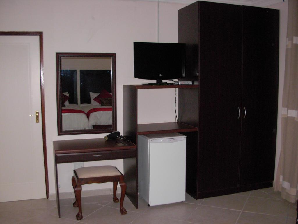 Magaliqua Guest House Noordheuwel Habitación foto
