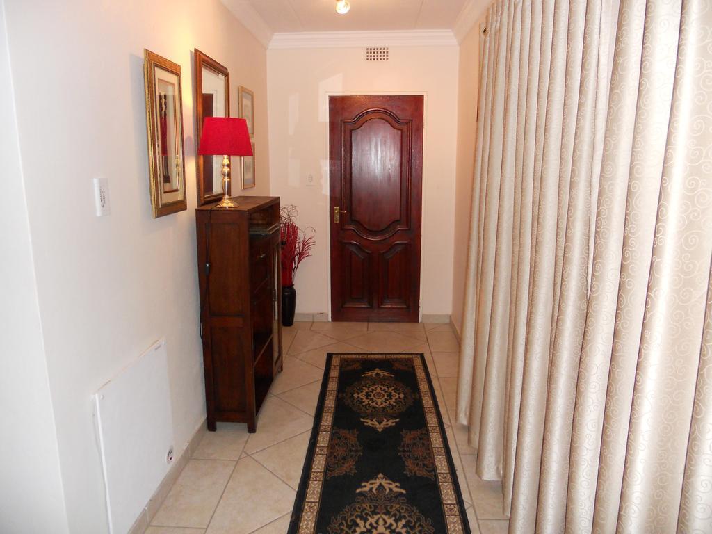 Magaliqua Guest House Noordheuwel Habitación foto